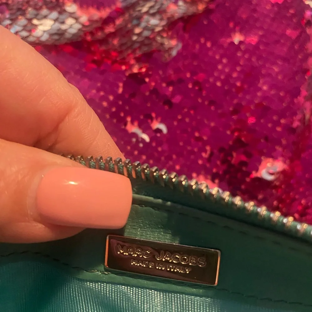 Marc Jacob’s. Teal wallet.Genuine leather Lots of compartments. 💎 - Picture 9 of 11